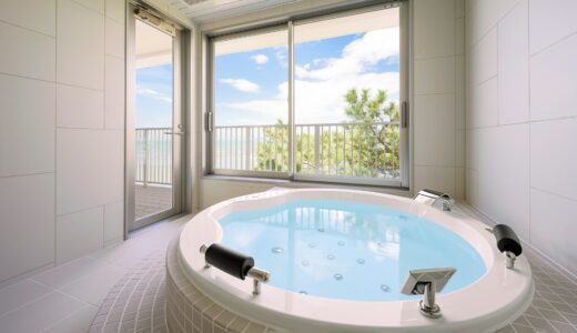 大きい浴槽で暮らしが変わる。日常を特別なバスタイムへと導く事例とアイデア